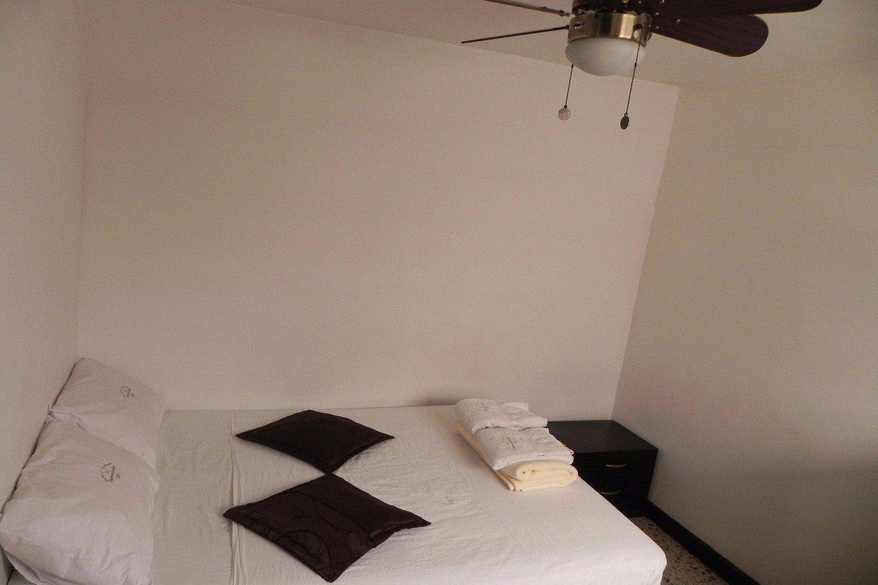 Hostal Tamarindo Inn Medellin Bagian luar foto