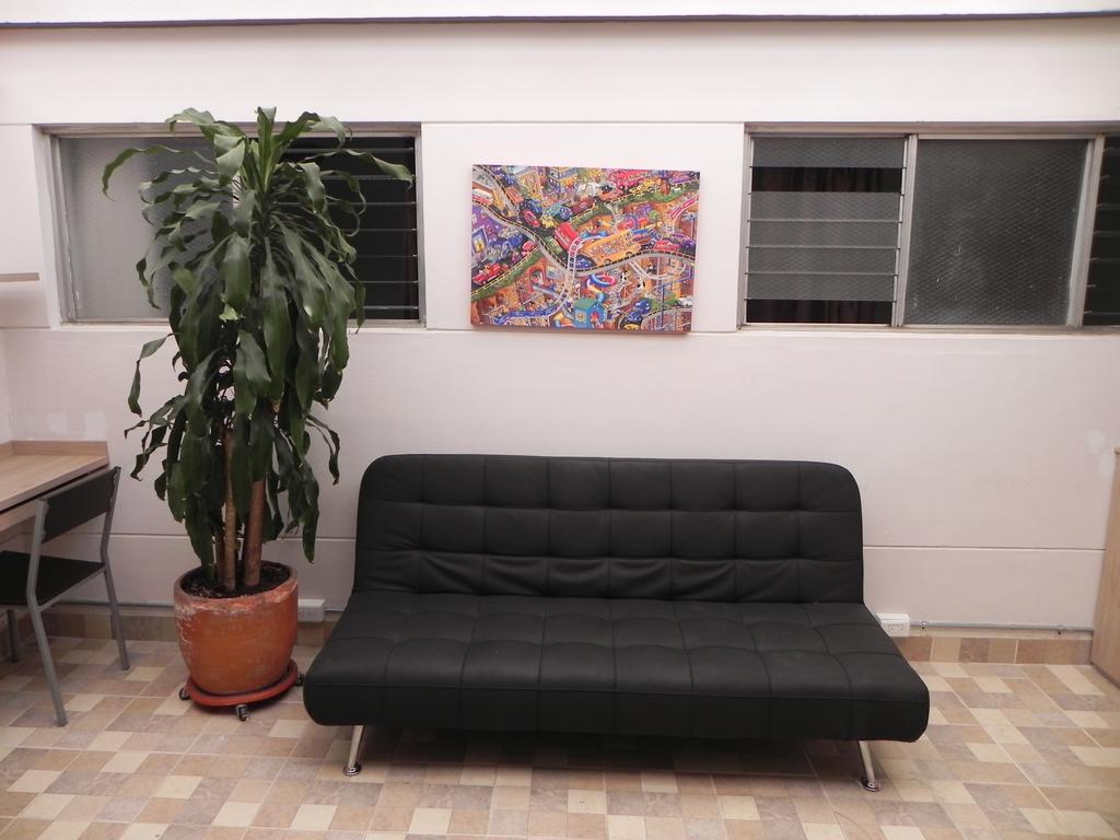 Hostal Tamarindo Inn Medellin Bagian luar foto