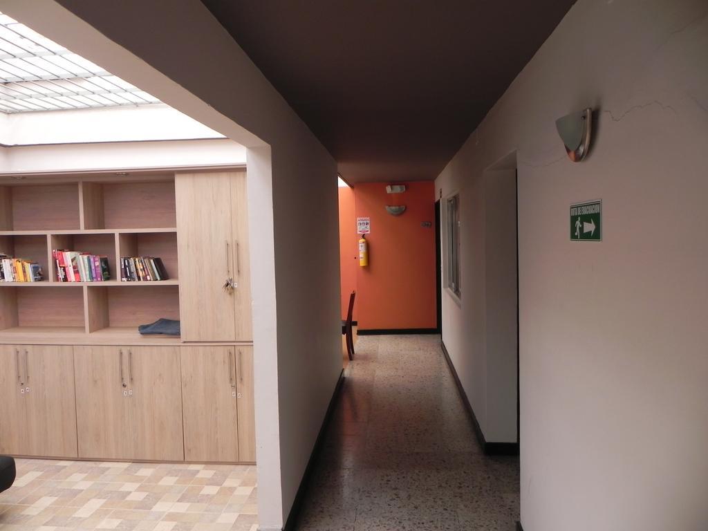 Hostal Tamarindo Inn Medellin Bagian luar foto