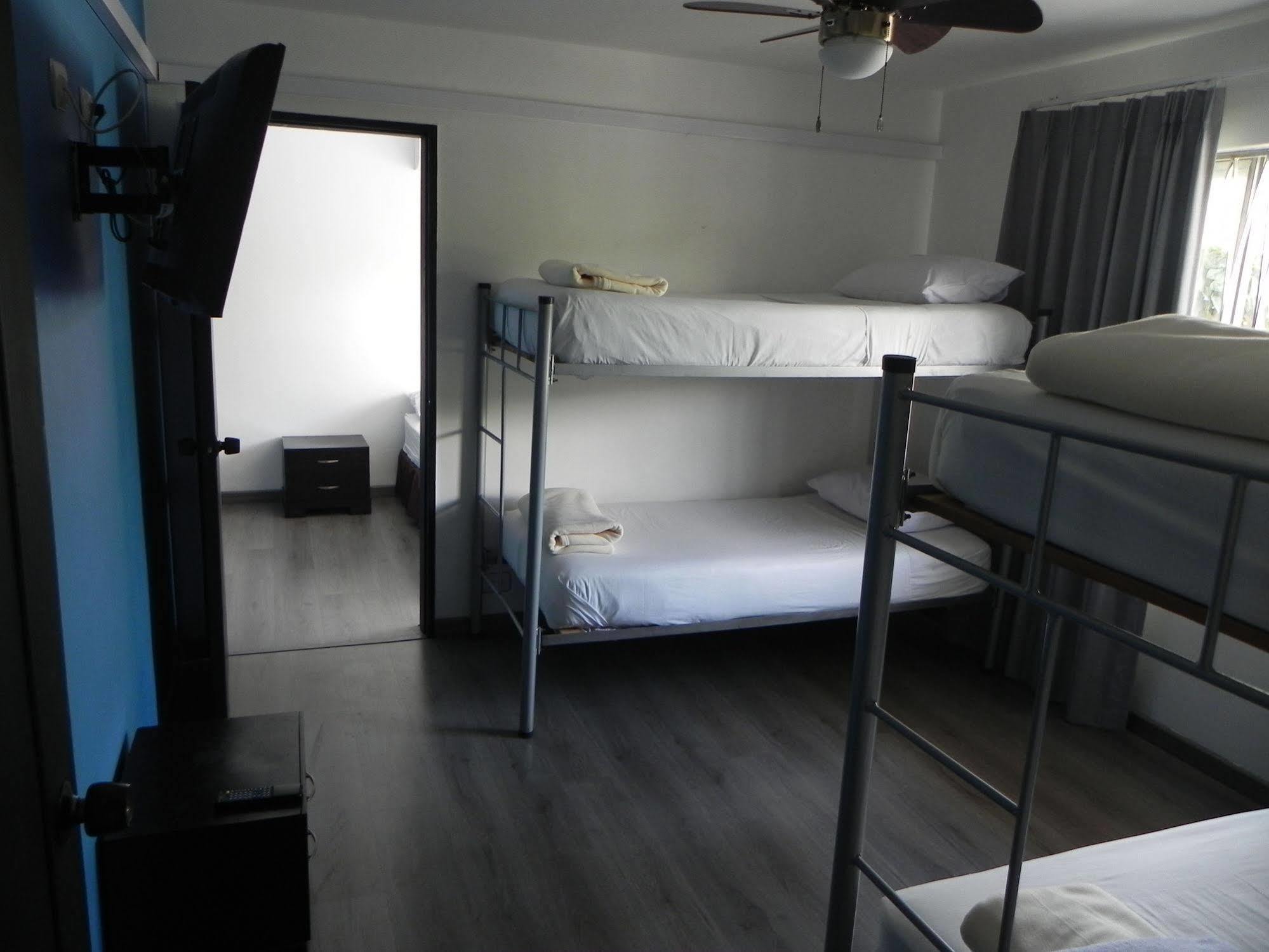 Hostal Tamarindo Inn Medellin Bagian luar foto