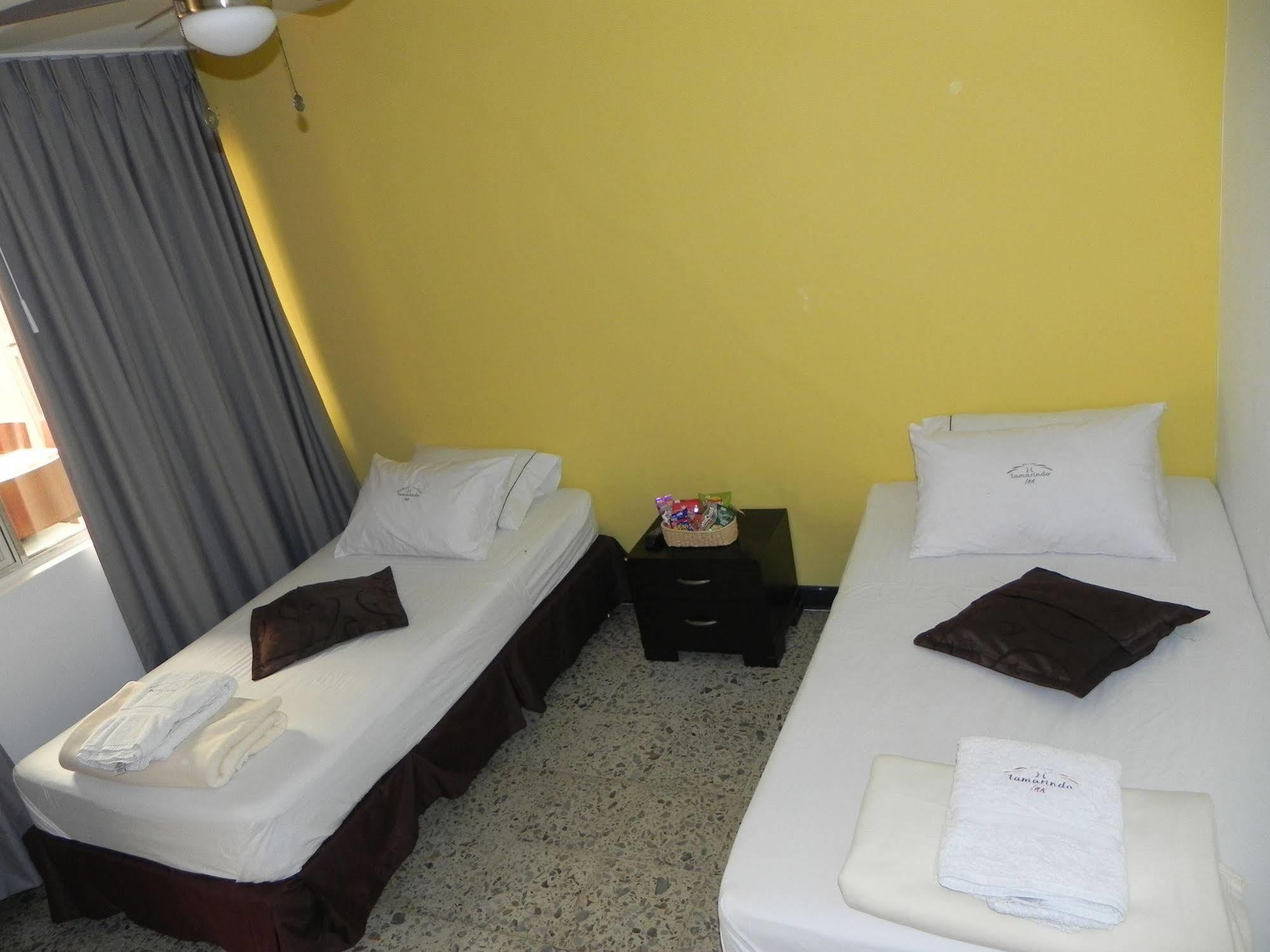 Hostal Tamarindo Inn Medellin Bagian luar foto